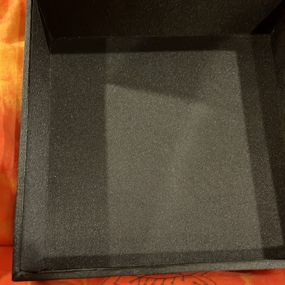 Chanel storage box - Picture 5 of 11